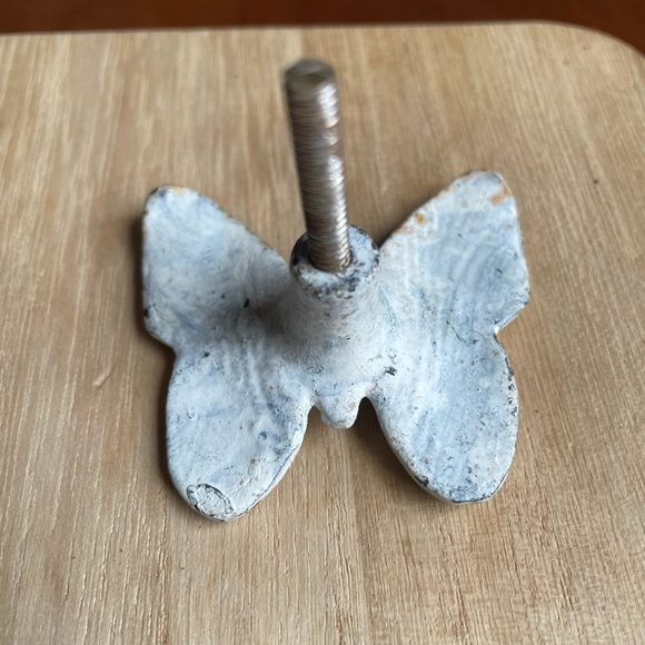 Mixed Lot of 4 figural drawer pulls knobs metal glass butterfly fox skull claw - Picture 13 of 14